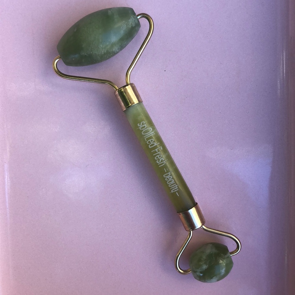 Genuine Jade stone facial Roller.